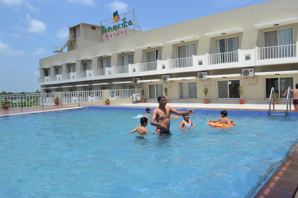 Tanarika Resort Bhusāwal Exterior foto